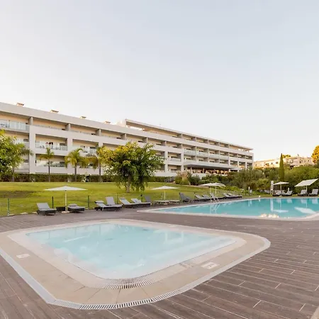Ξενοδοχείο με διαμερίσματα Pelican 4*