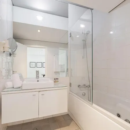 Pelican 4*