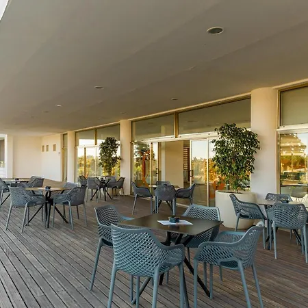 Pelican 4*