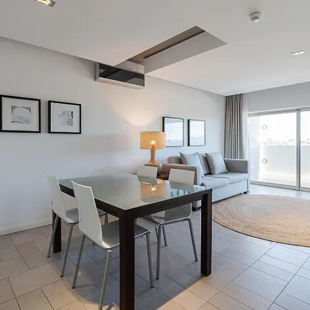 Pelican 4*
