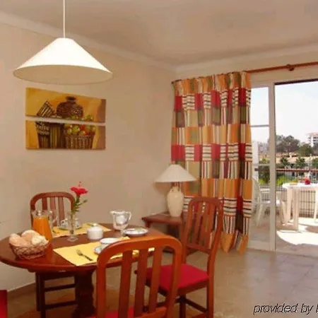 Pelican Aparthotel 4*