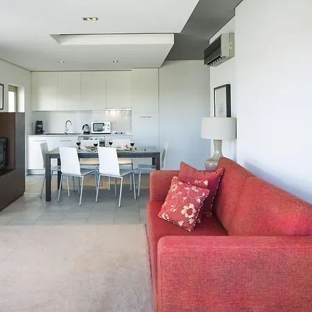 Pelican Aparthotel 4*