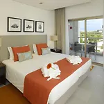 Pelican 알보르