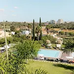 Pelican 4*