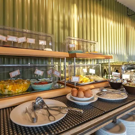 Pelican アパートホテル アルヴォル