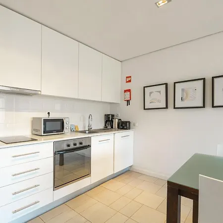 Pelican 4*