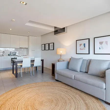 Pelican Aparthotel 4*