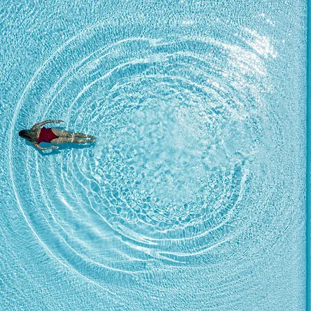 Pelican Aparthotel 4*