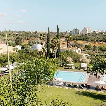 Pelican 4*