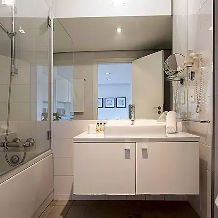 Pelican 4*