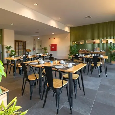 Pelican Aparthotel